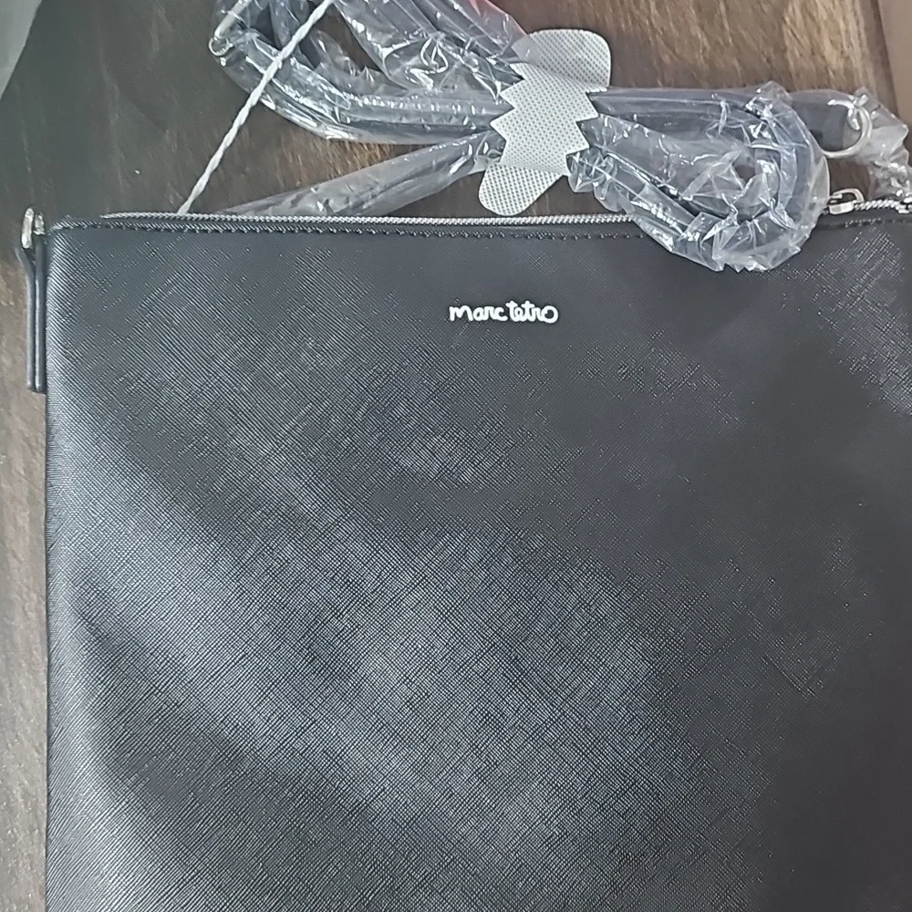 NWT Marc TETRO Crossbody  with Boston Terrier Design - Picture 2 of 4